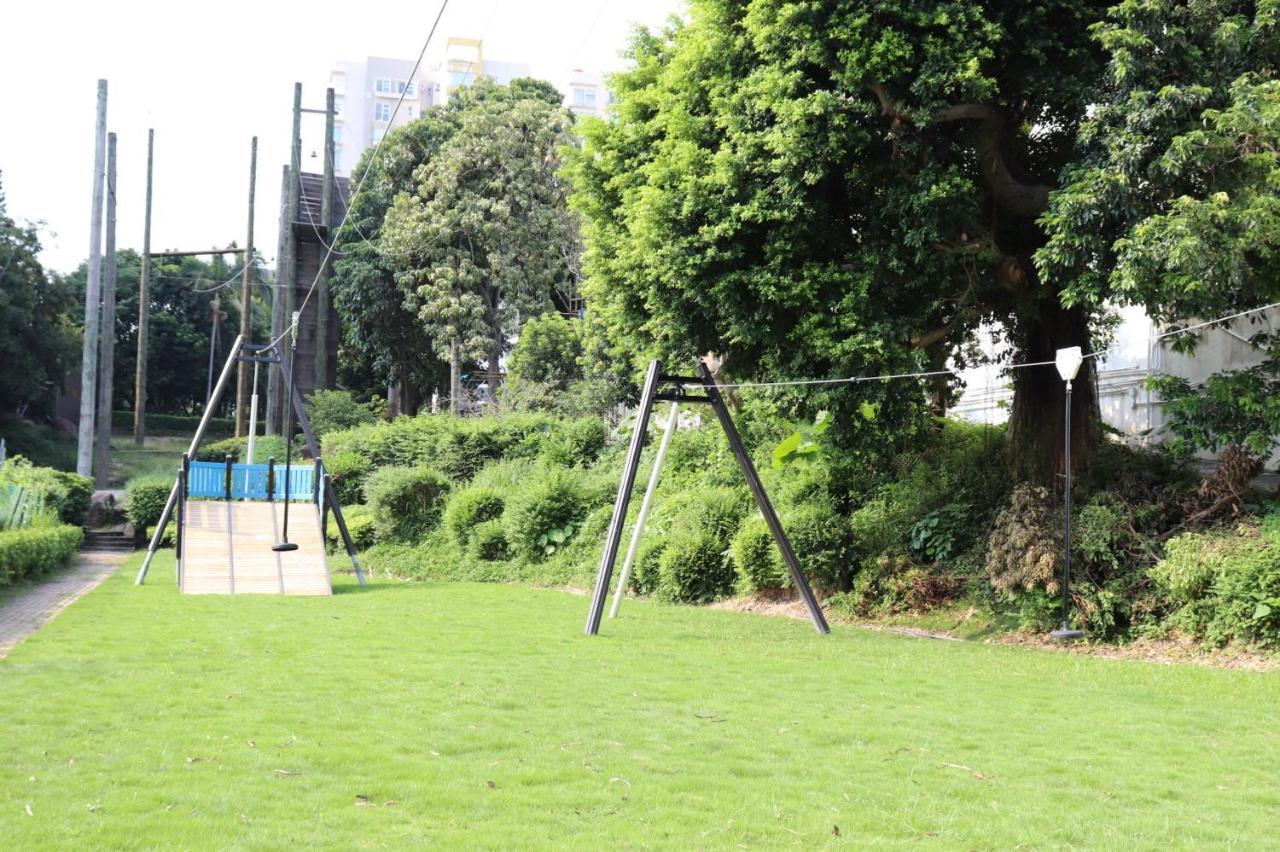 Hong Kong Gold Coast Hotel Εξωτερικό φωτογραφία The old goalposts at the former stadium