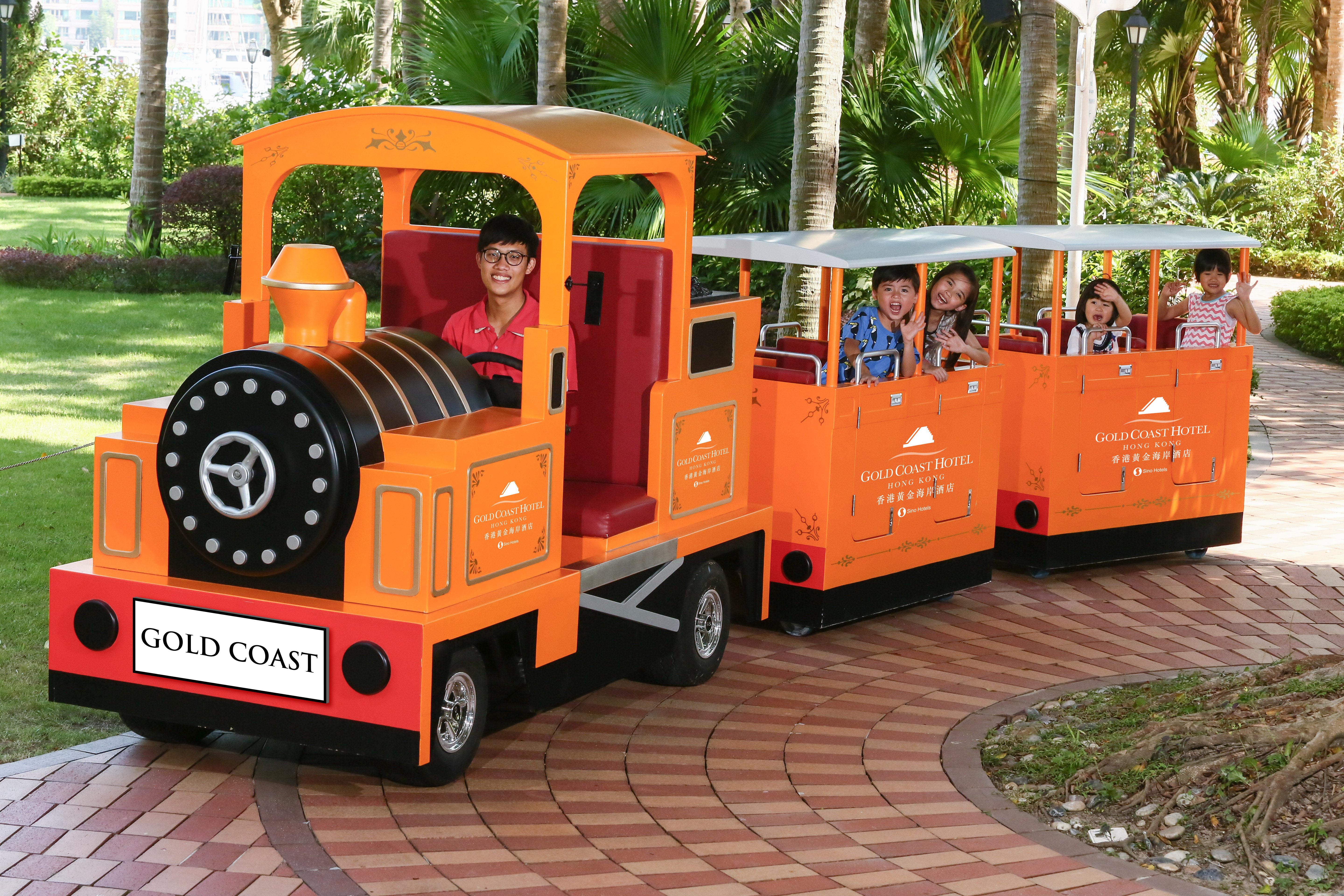 Hong Kong Gold Coast Hotel Εξωτερικό φωτογραφία The Gold Coast Family Train