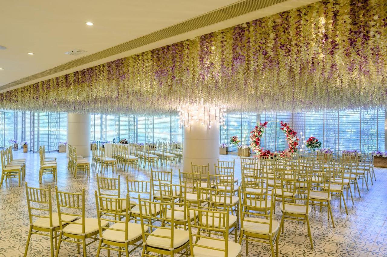 Hong Kong Gold Coast Hotel Εξωτερικό φωτογραφία The Grand Ballroom