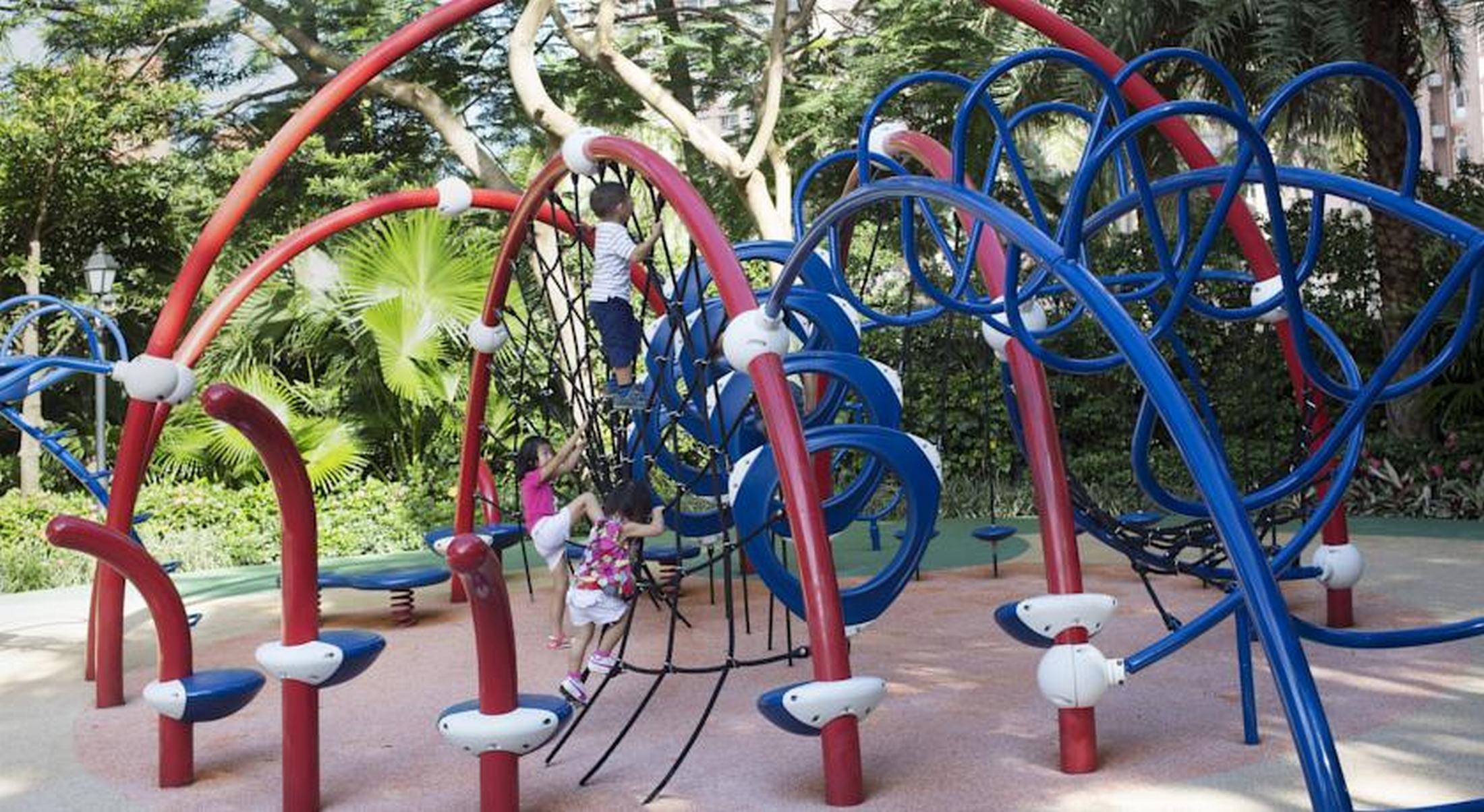 Hong Kong Gold Coast Hotel Εξωτερικό φωτογραφία Playground at the zoo