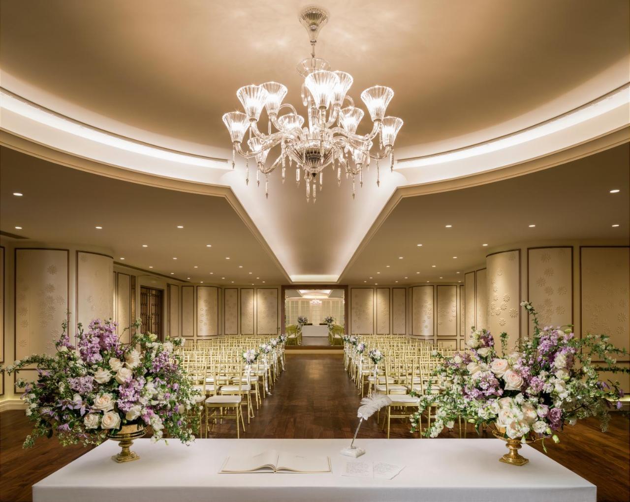 Hong Kong Gold Coast Hotel Εξωτερικό φωτογραφία The Chapel