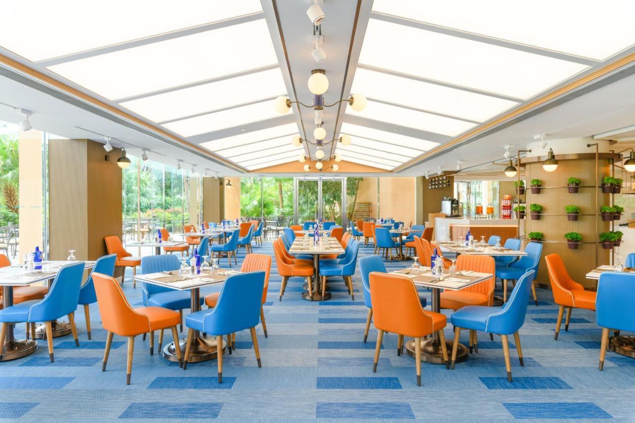 Hong Kong Gold Coast Hotel Εξωτερικό φωτογραφία The Garden Grill